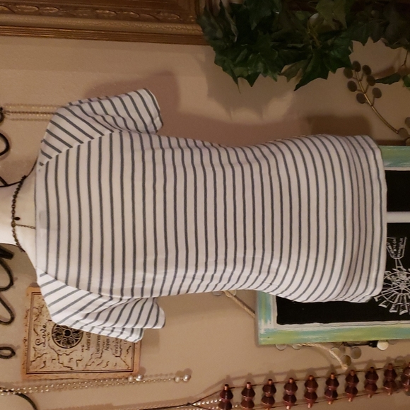 Lucky Brand Short Sleeve Blouse Size Medium - Picture 4 of 5